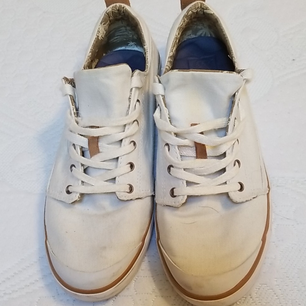 Reef tennis shoes